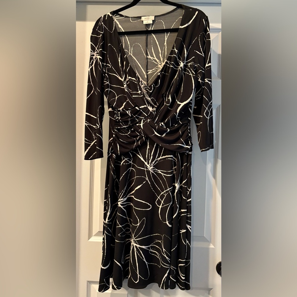 Van Heusen Black and White Dress perfect for a nice dinner or special occasion.